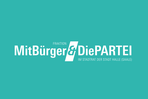 Weißes Logo der Fraktion MitBürger & Die PARTEI auf blaugrünem Hintergrund