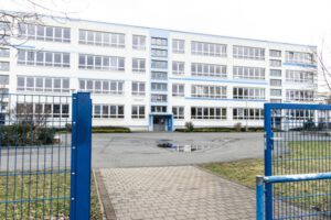Mehr über den Artikel erfahren Weniger Schulen, schlechtere Bildung