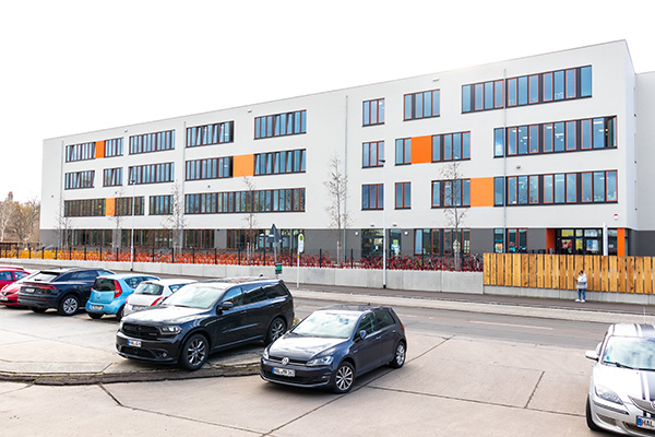 Temporärer Ausweichstandort der Sekundarschule am Fliederweg am Holzplatz 4