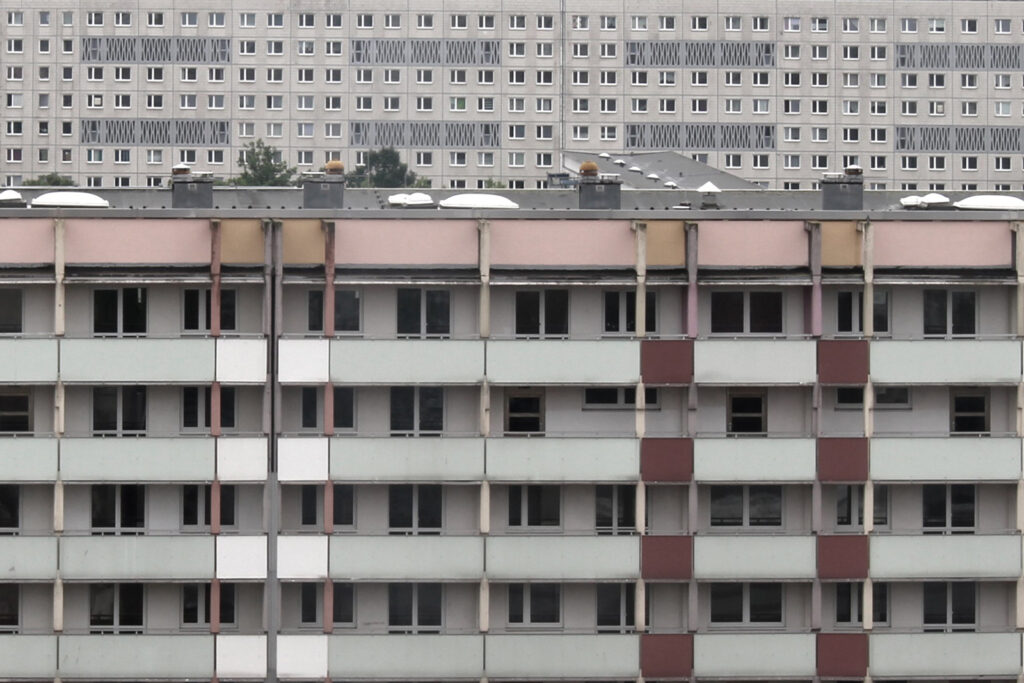 Ältere Plattenbauten in Halle-Neustadt