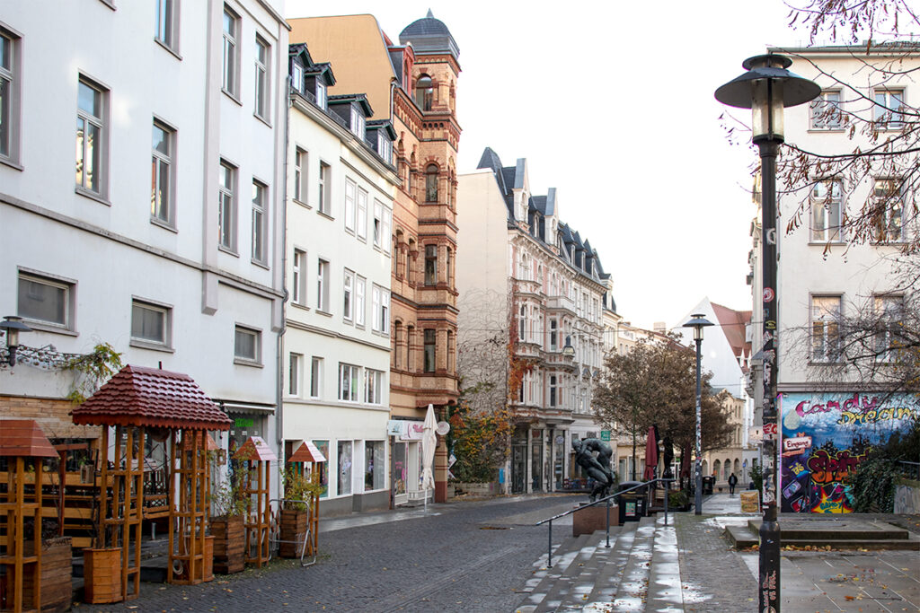 Blick von der Einmündung der Rösestraße in die Leipziger Straße